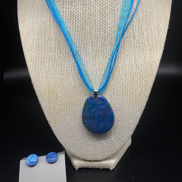 Handmade pendant Necklace and Matching Earrings - Picture 1 of 1